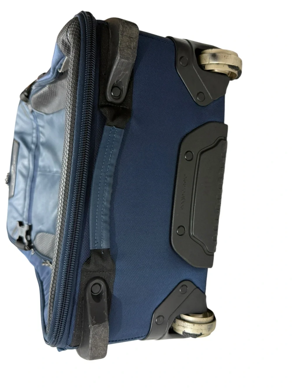 Eagle Creek EC-20428 Rolling Carry On 22 Luggage Suitcase Blue
